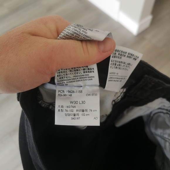 Levi's Women's W30 L30 Shaping Mid Rise Skinny Jeans Black Denim Style #19626 - Picture 8 of 10